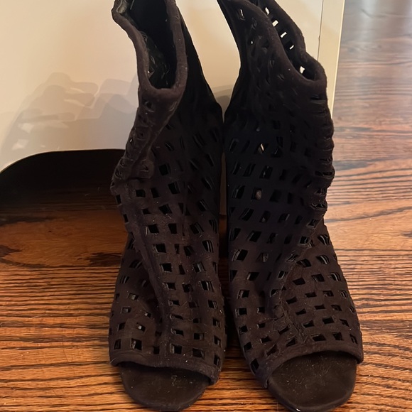 Price ⬇️ Black Suede Boots Cape Robbin - Picture 2 of 8